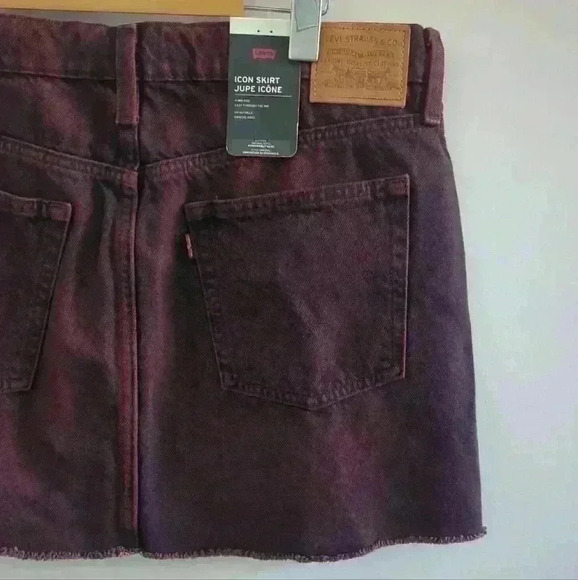LEVI'S | Women's Cherry Cordial  Mid-rise Cotton Jean Mini Skirt - Picture 8 of 8